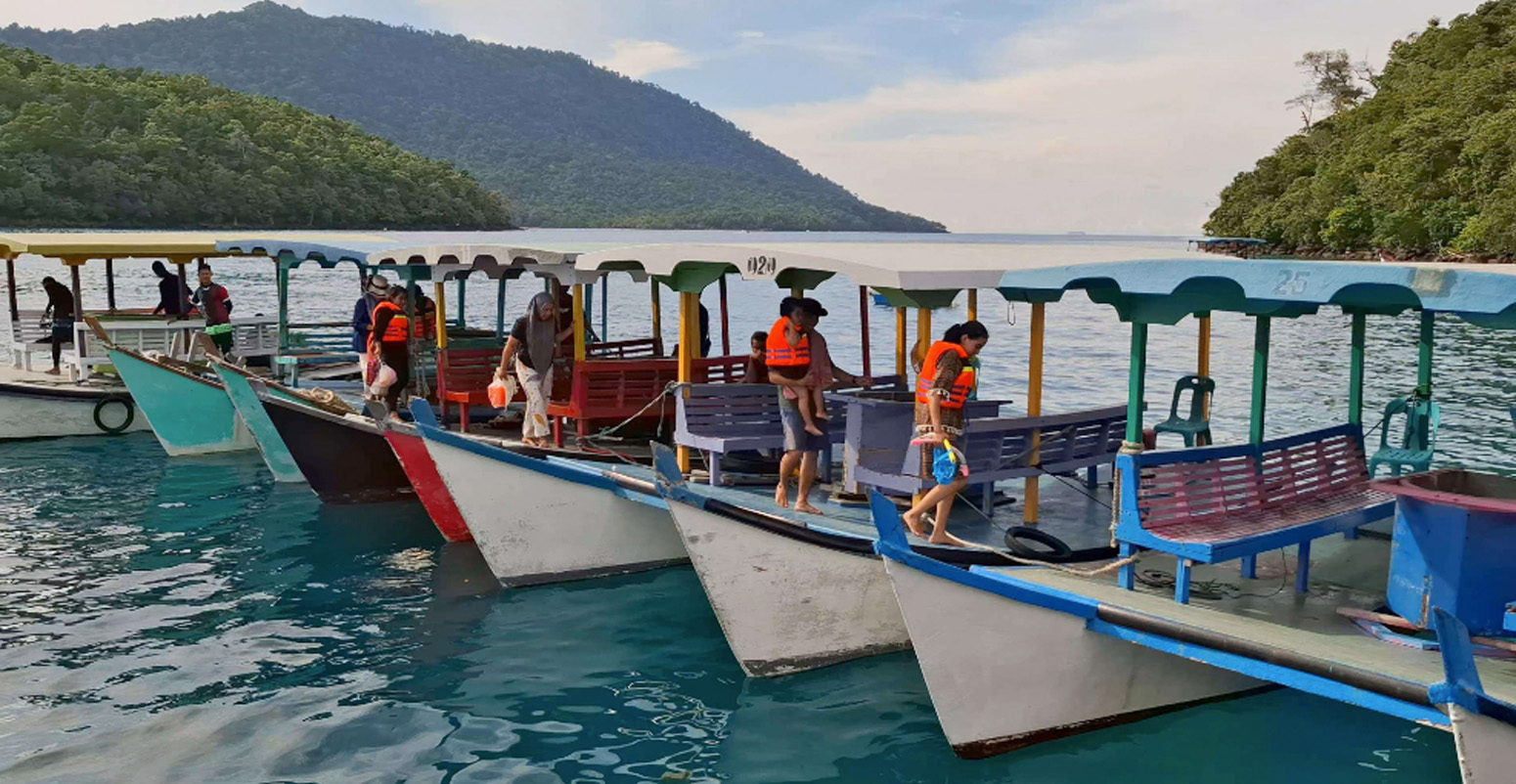 Sewa perahu dan alat snorkeling Rubiah
