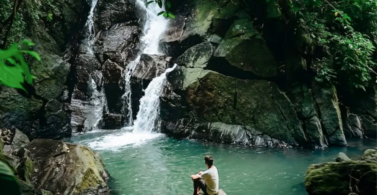 Wisata Air terjun Pria Laot Sabang