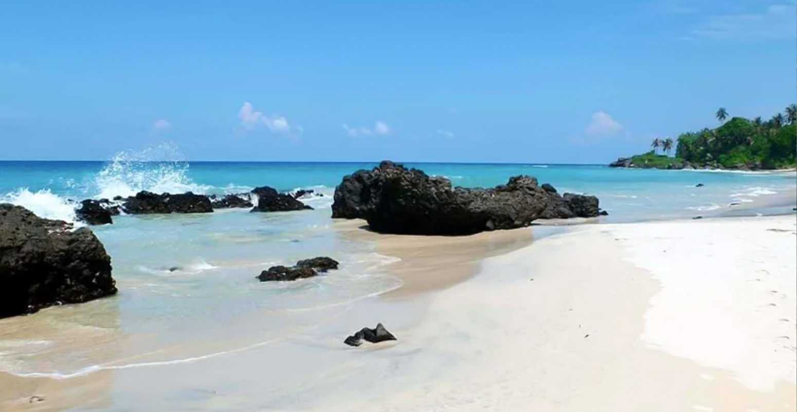 Wisata pantai Kasih Sabang